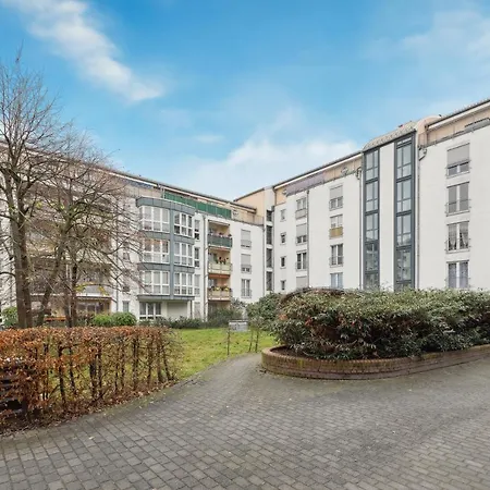 Apartment Eindrucksvolle Zwei-zimmer-wohnung Mit Balkon Und Grosser Kueche