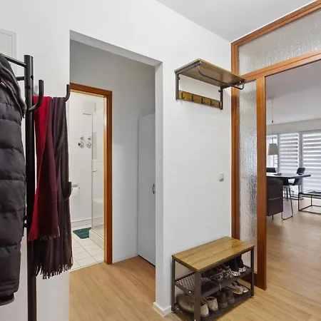 Apartment Eindrucksvolle Zwei-zimmer-wohnung Mit Balkon Und Grosser Kueche